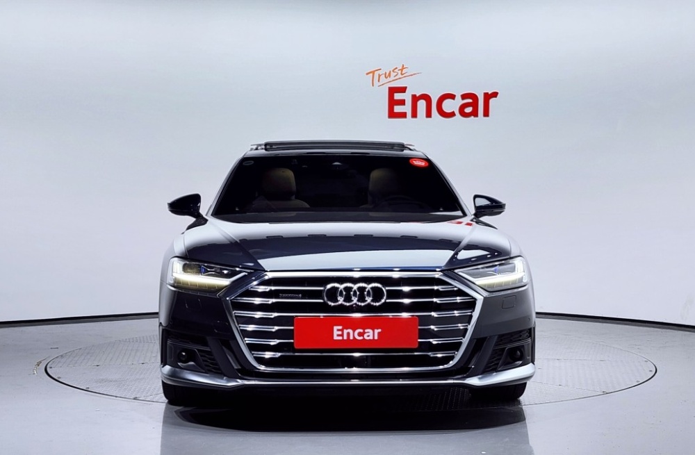 Audi A8 (D5)
