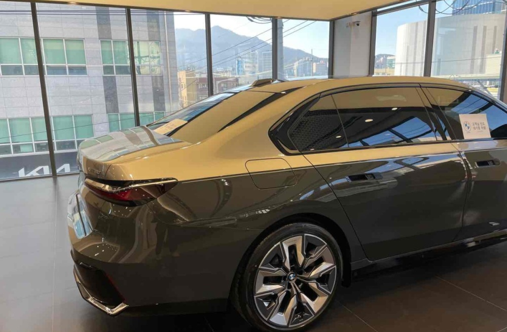 BMW i7 (G70)