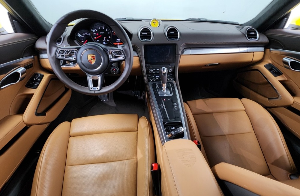 Porsche 718 Cayman