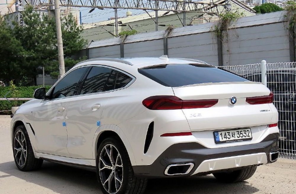 BMW X6 (G06)