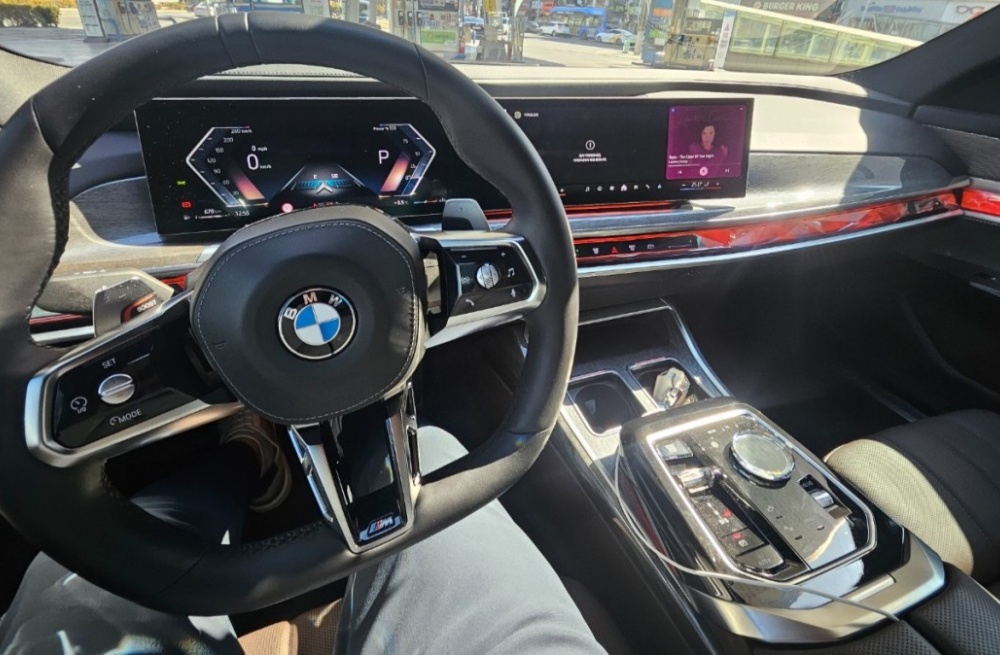 BMW 7 Series (G70)