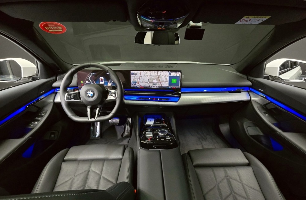 BMW 5 Series (G60)
