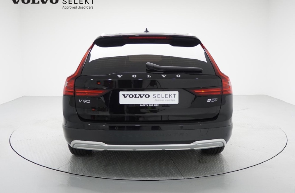 Volvo V90 Cross Country