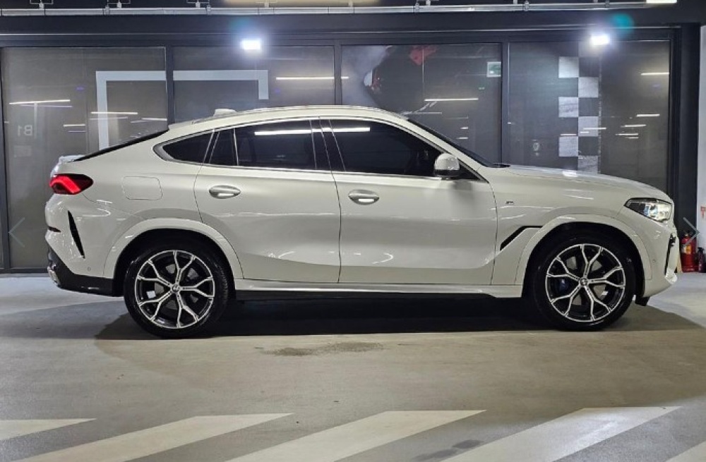 BMW X6 (G06)