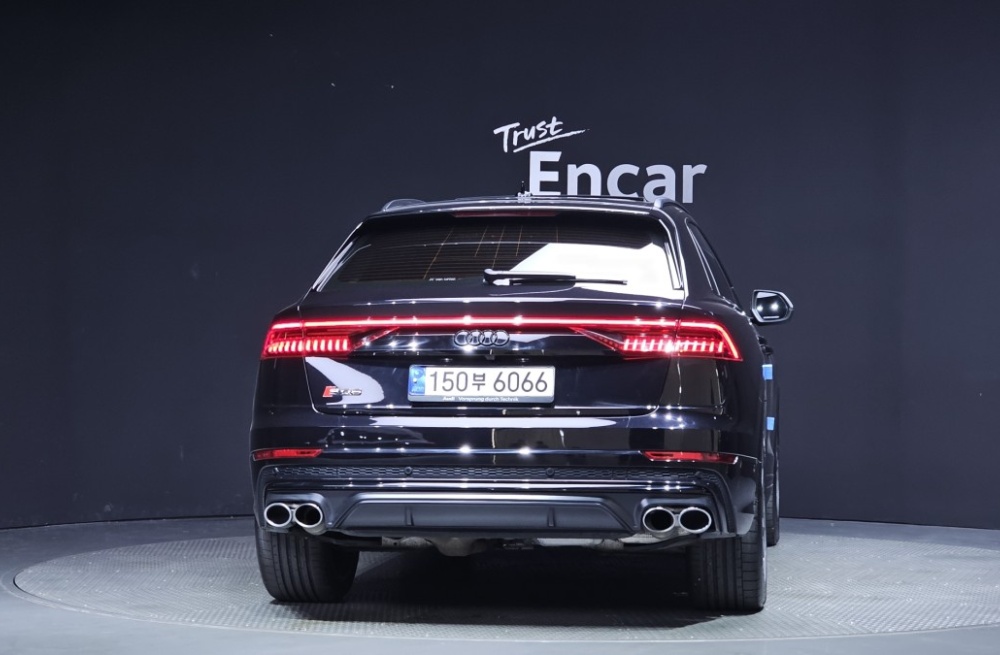 Audi SQ8