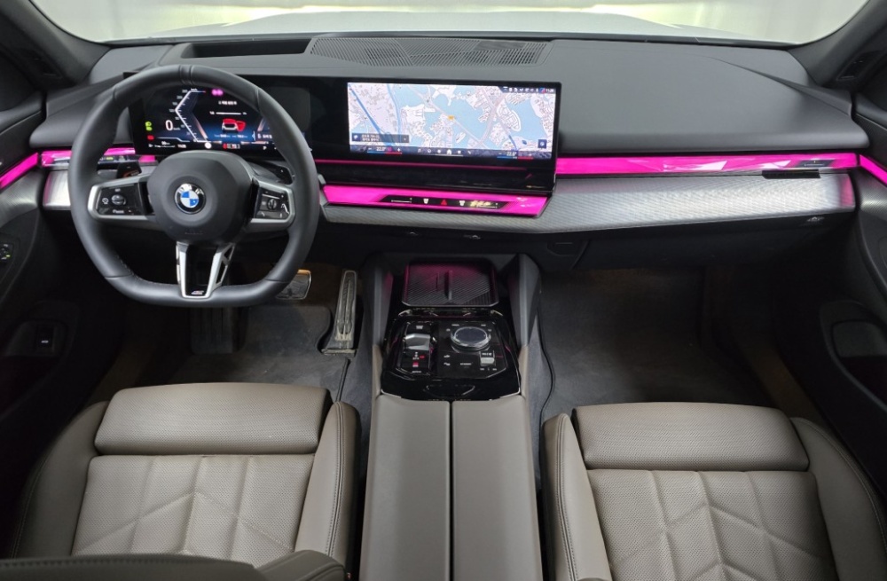 BMW 5 Series (G60)