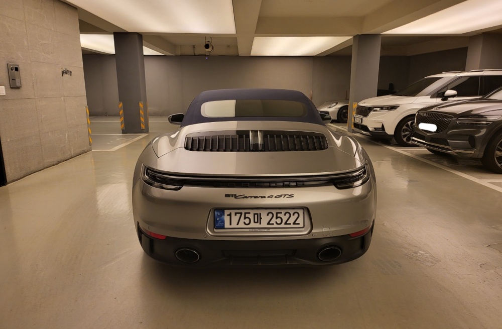 Porsche 911 (992)