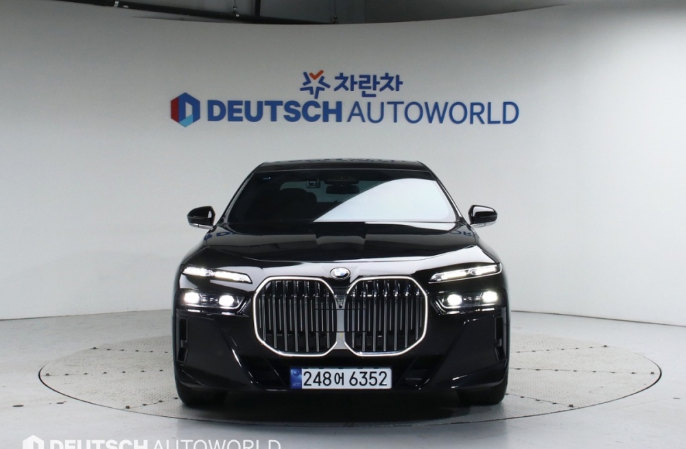 BMW 7 Series (G70)
