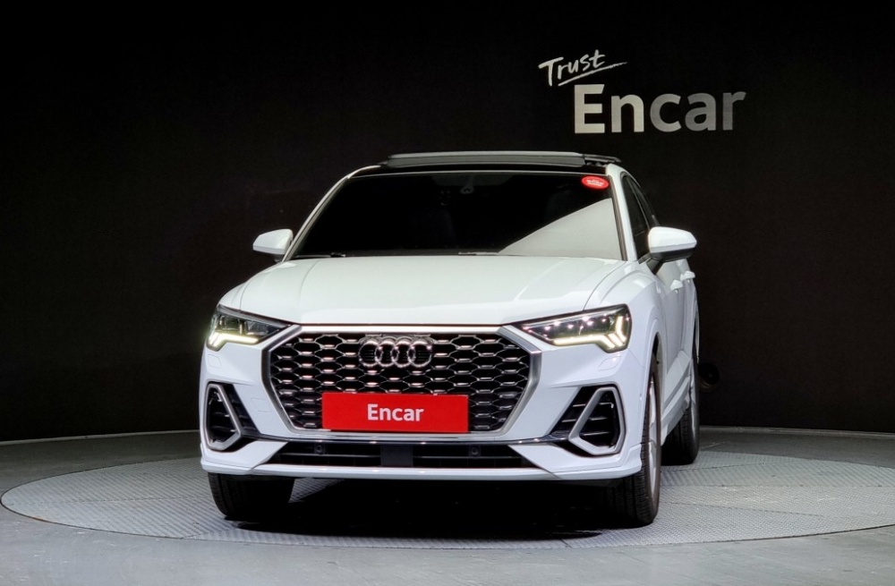 Audi Q3 (F3)