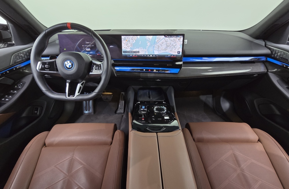 BMW i5 (G60)