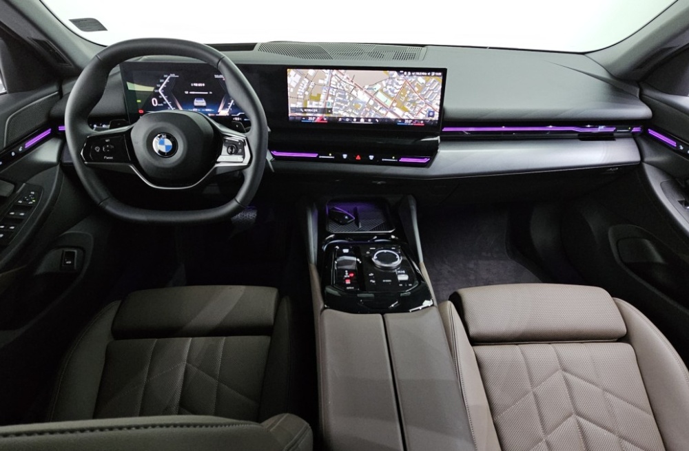 BMW 5 Series (G60)