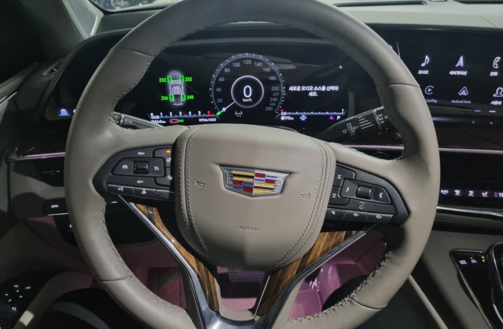 Cadillac Escalade 5th Gen