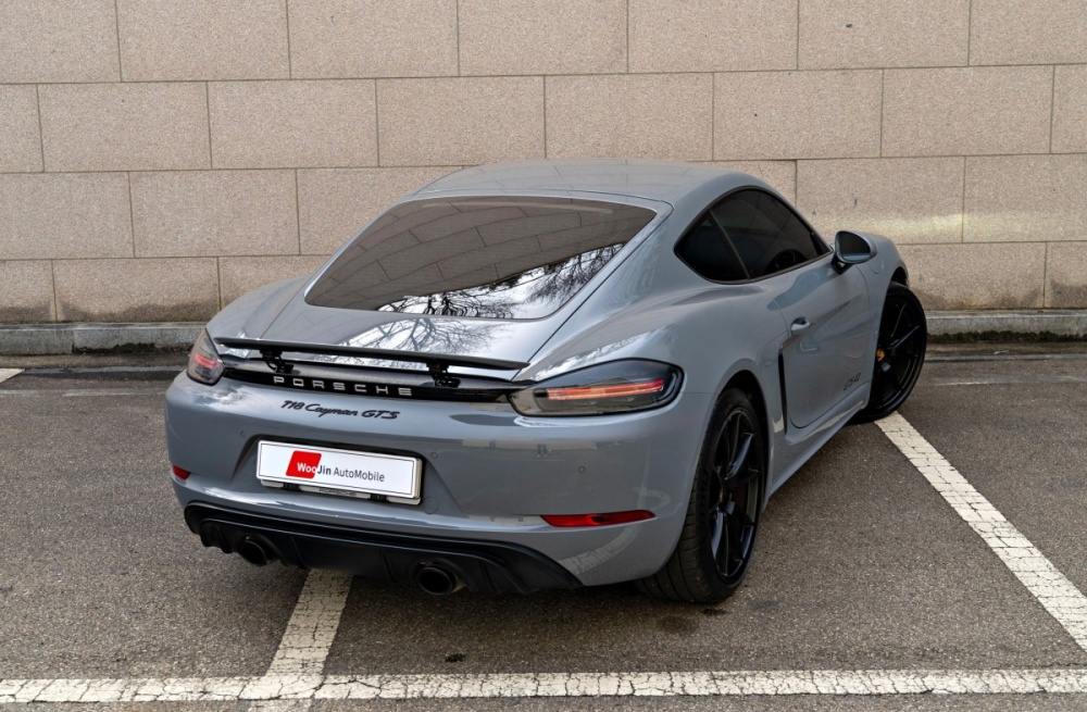 Porsche 718 Cayman