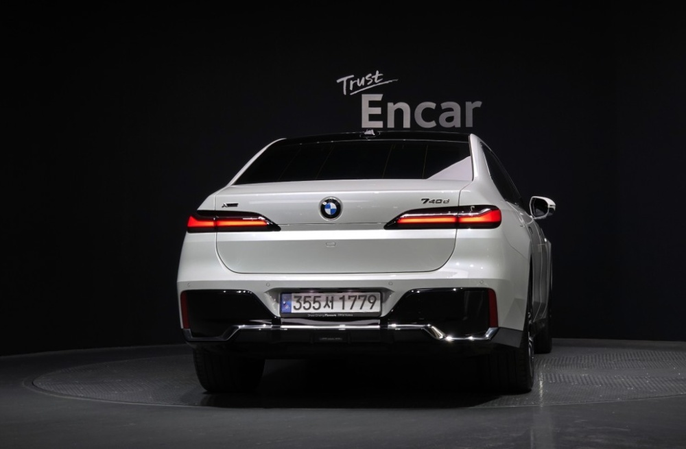 BMW 7 Series (G70)