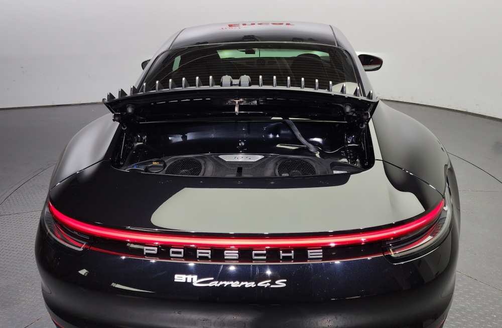 Porsche 911 (992)