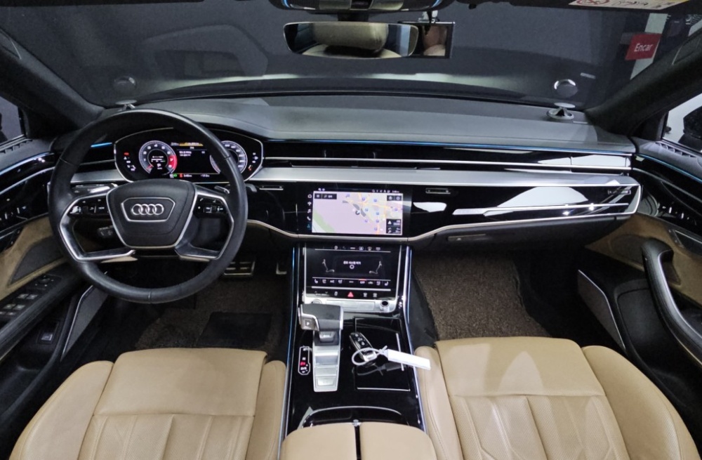 Audi A8 (D5)