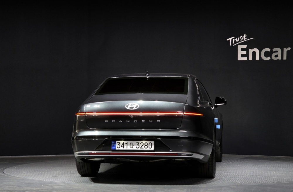Hyundai Grandeur Hybrid (GN7)