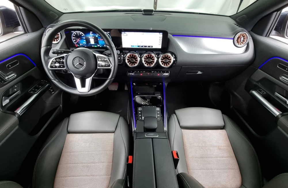 Mercedes-Benz EQA-H243
