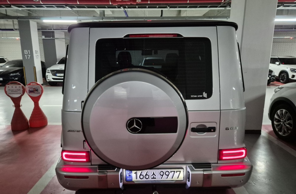 Mercedes-Benz G-Class W463b