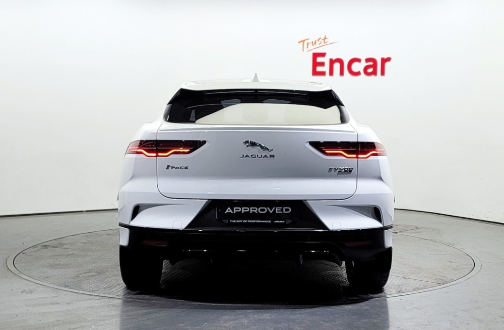 Jaguar I-PACE