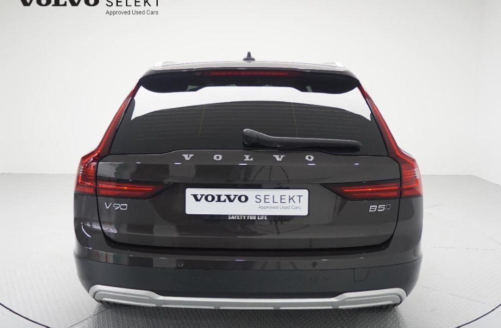 Volvo V90 Cross Country