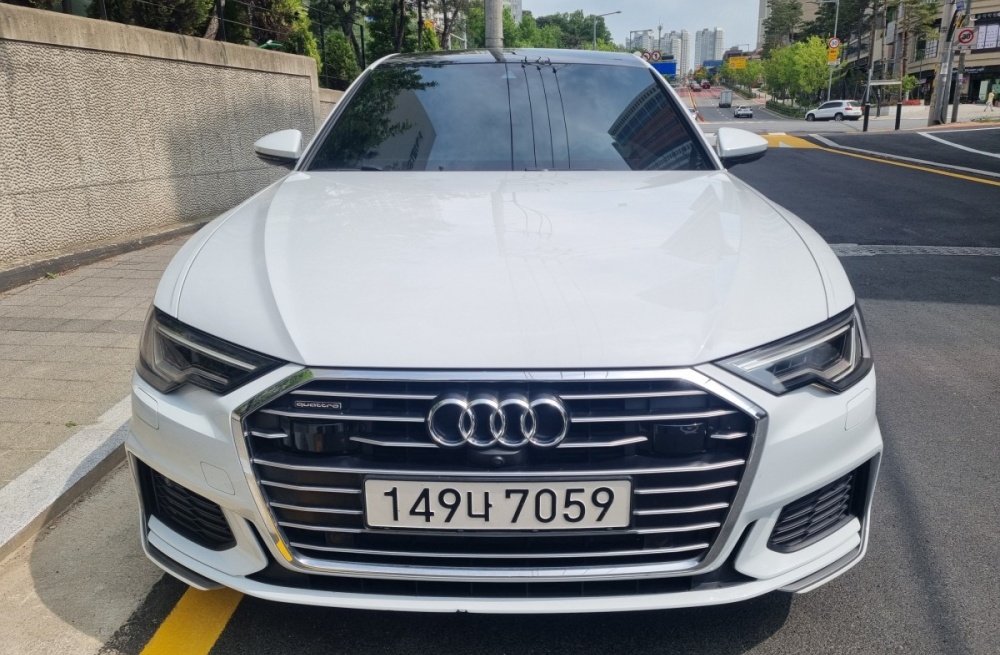 Audi A6 (C8)