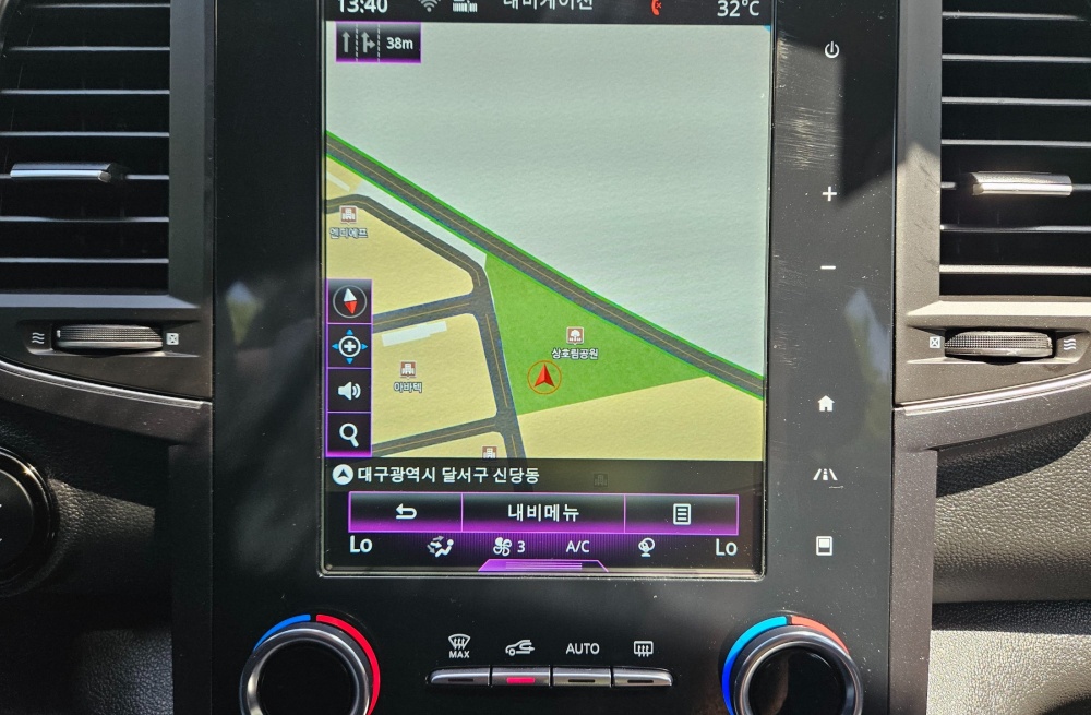 Renault Korea (Samsung) The New QM6