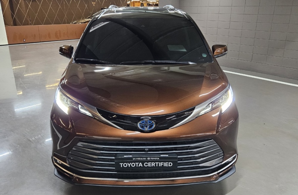 Toyota Sienna 4th generation