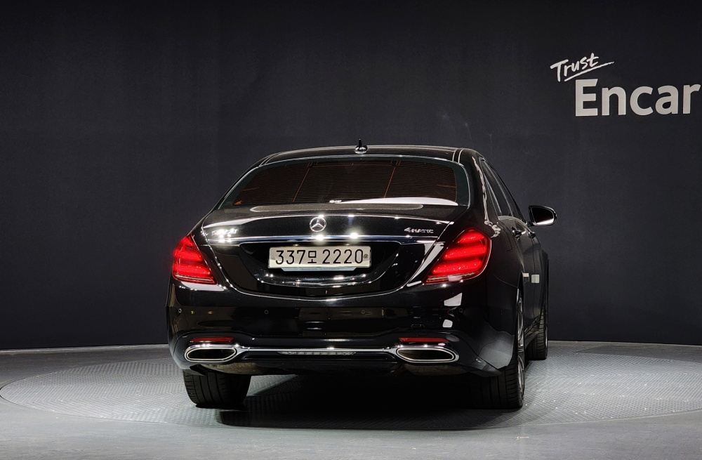Mercedes-Benz S-Class W222