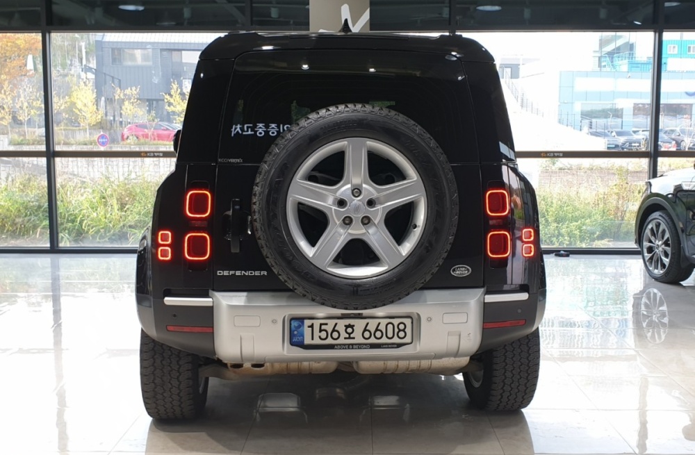 Land rover Defender (L663)