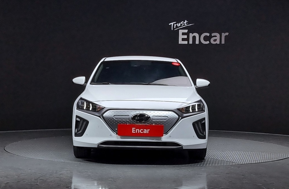 Hyundai The new Ioniq electric