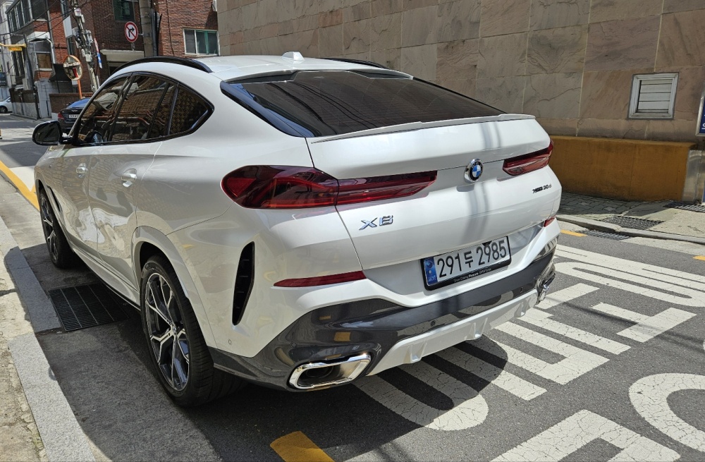 BMW X6 (G06)