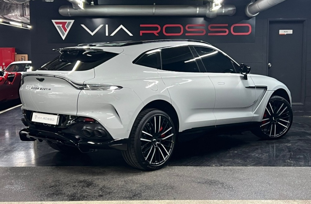 Aston martin DBX