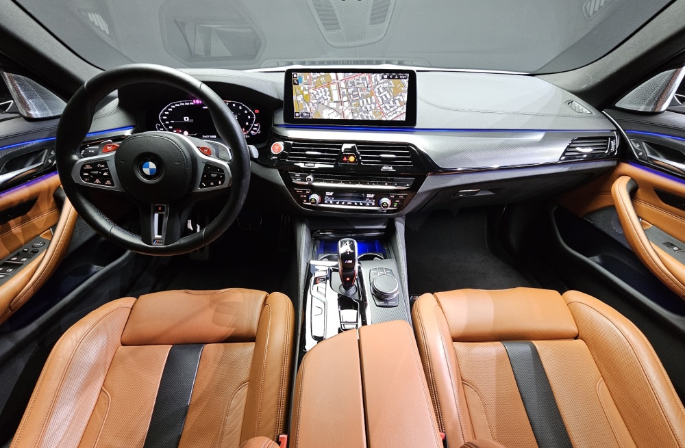 BMW M5 (F90)