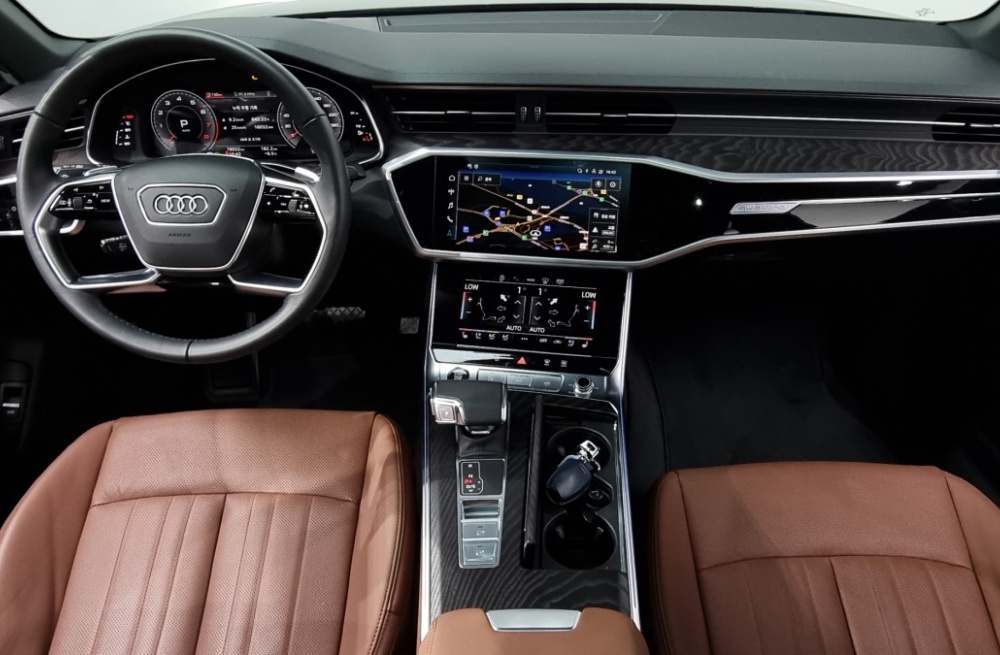Audi A6 (C8)