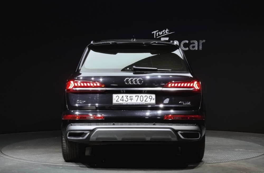 Audi Q7 (4M)