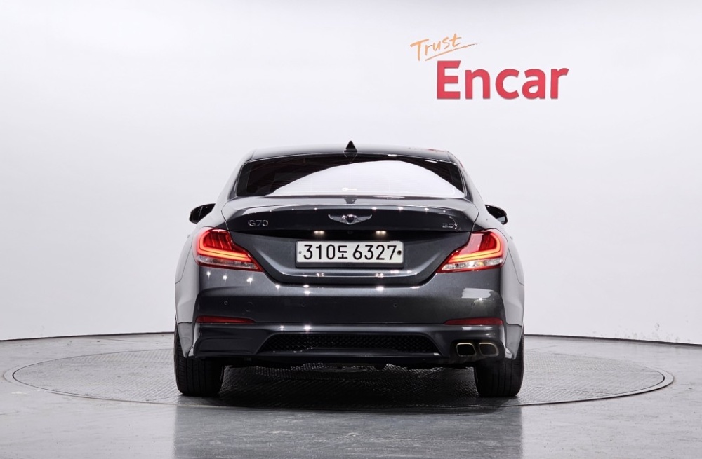 Genesis G70