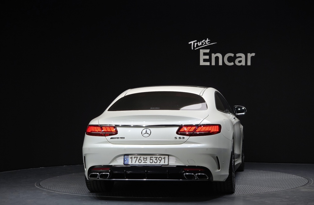 Mercedes-Benz S-Class W222