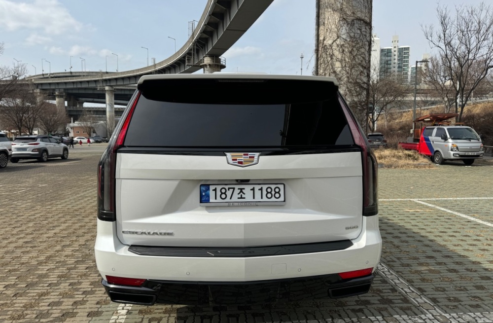 Cadillac Escalade 5th Gen