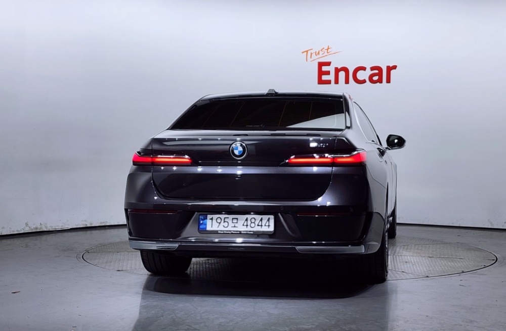 BMW 7 Series (G70)