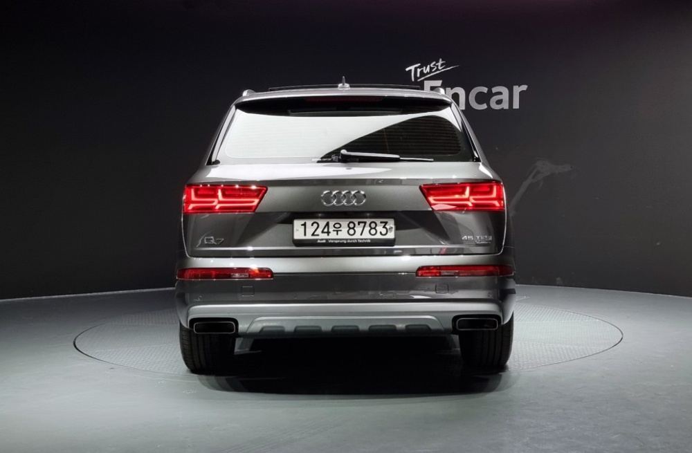 Audi Q7 (4M)