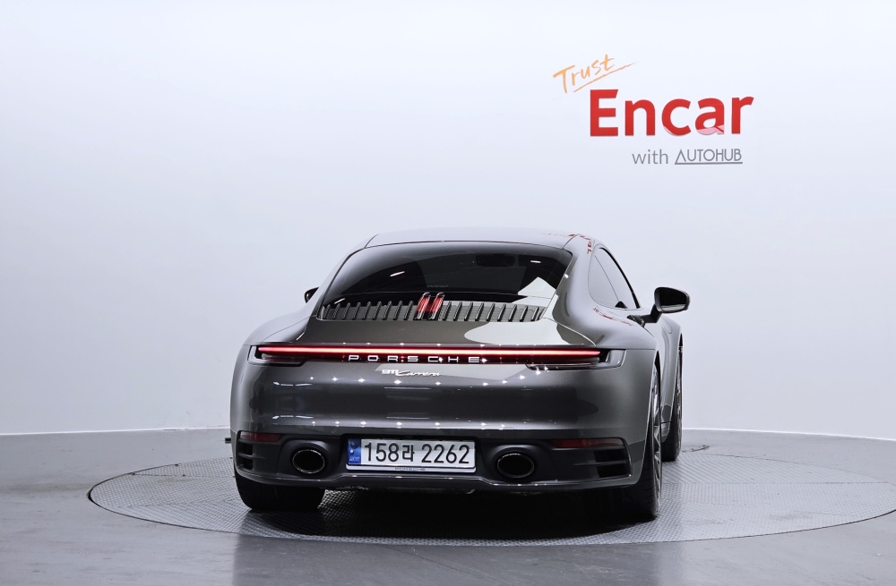 Porsche 911 (992)