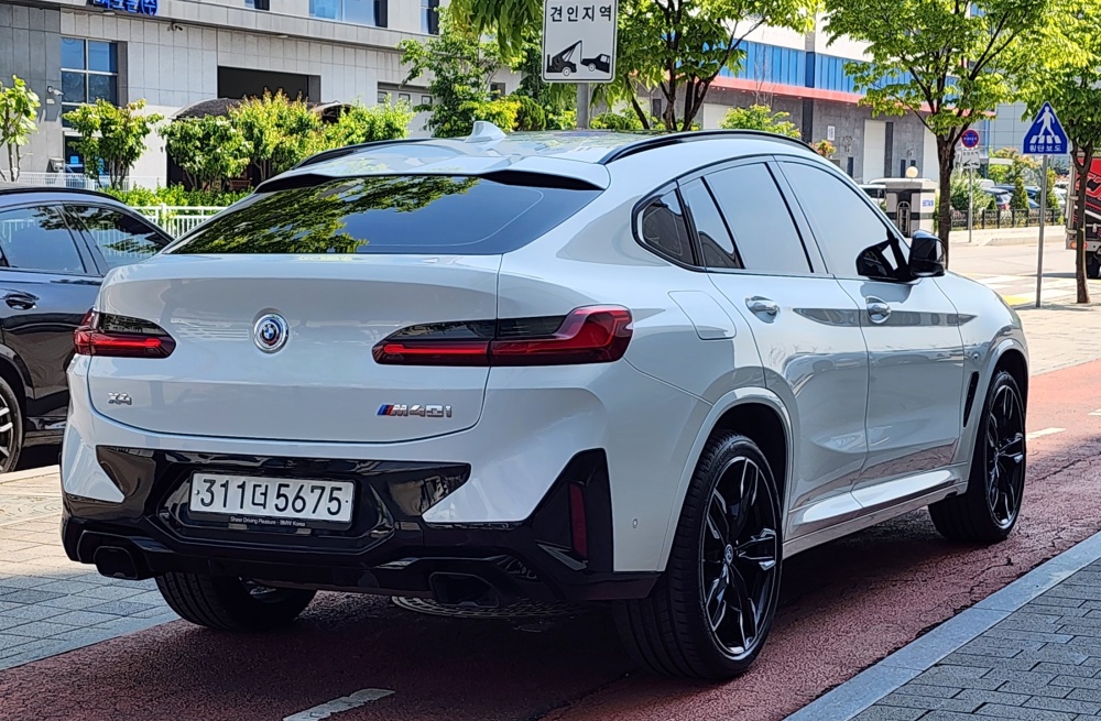 BMW X4 (G02)