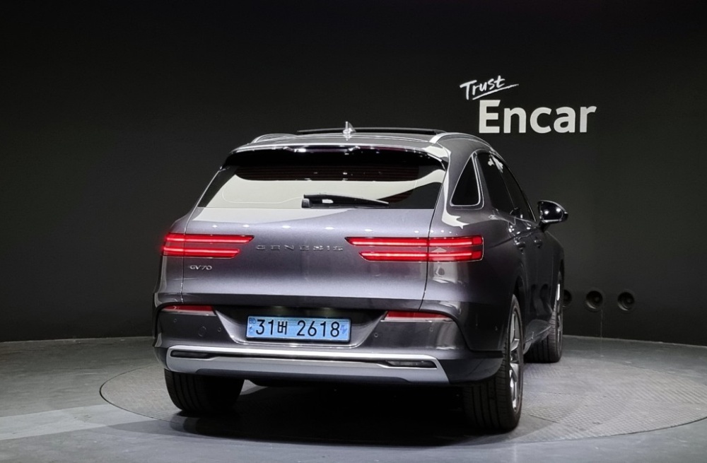 Genesis Electrified GV70
