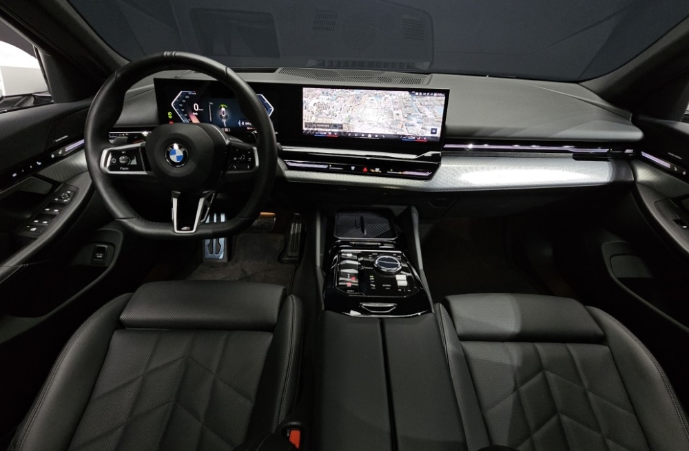 BMW 5 Series (G60)