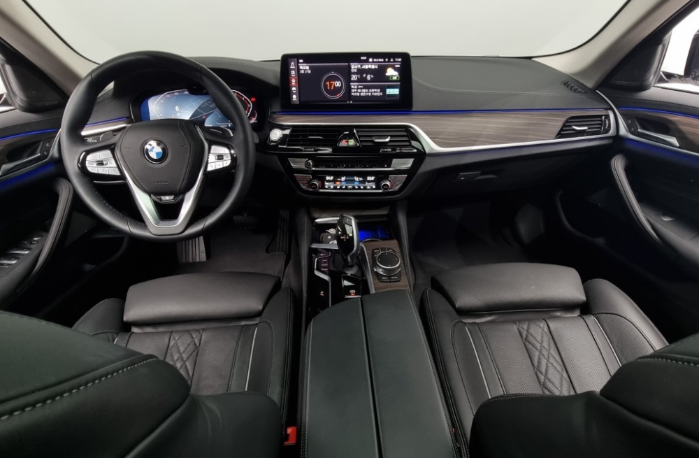 BMW 5 series (G30)