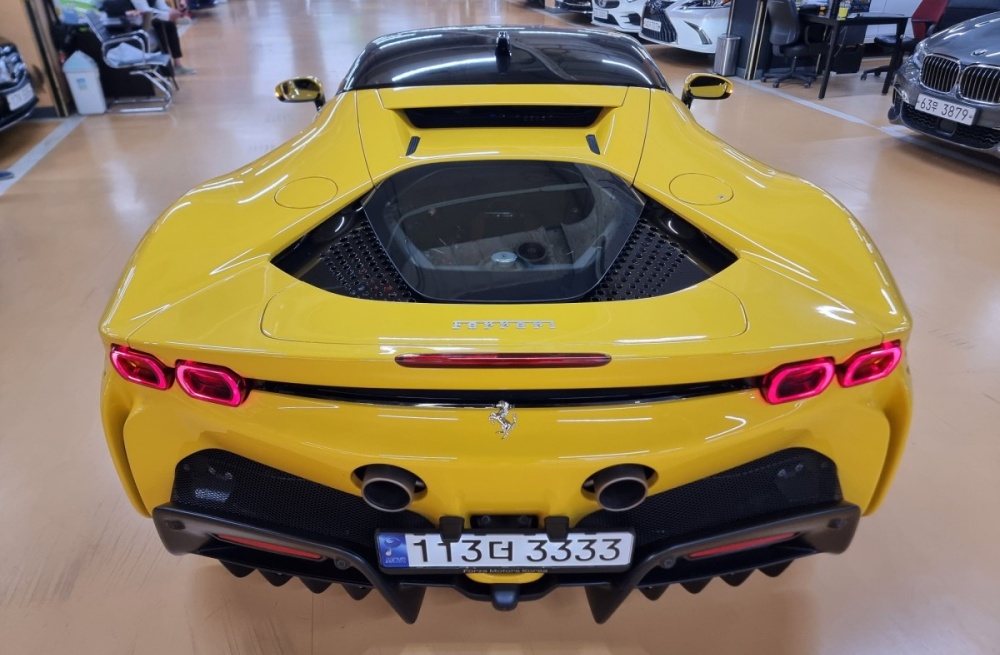 Ferrari SF90 Stradale