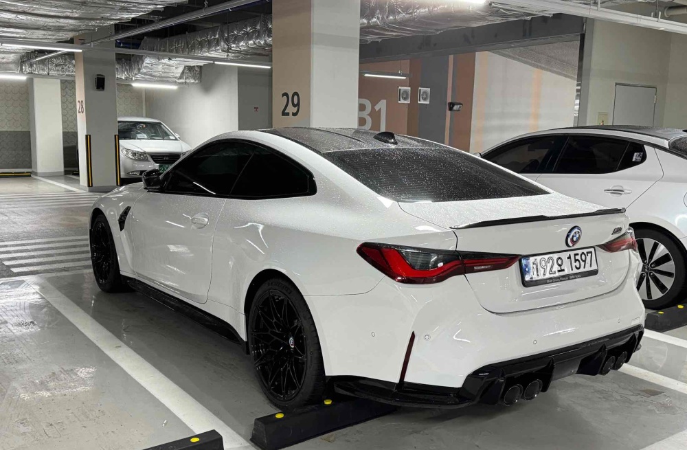 BMW M4 (G82)