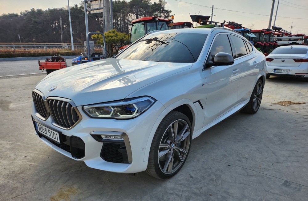 BMW X6 (G06)