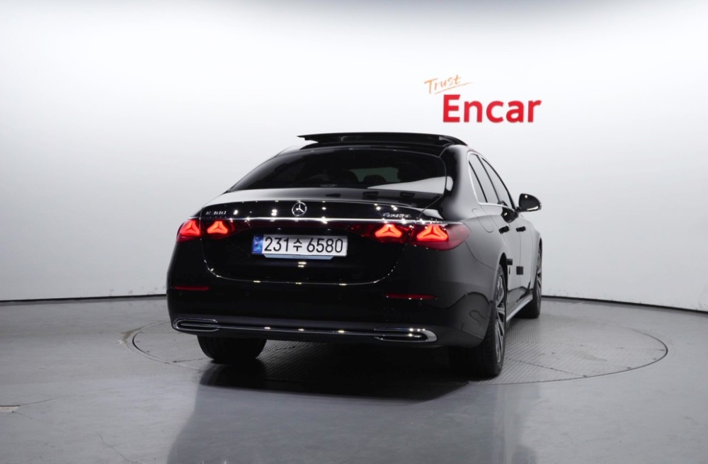 Mercedes-Benz E-Class W214